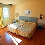 Royal Hotel 3*