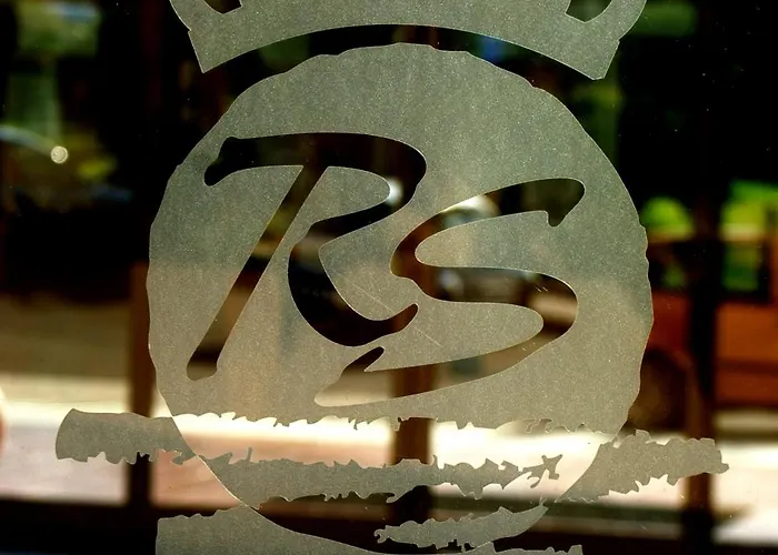 ホテル ロイヤル スイート 3*